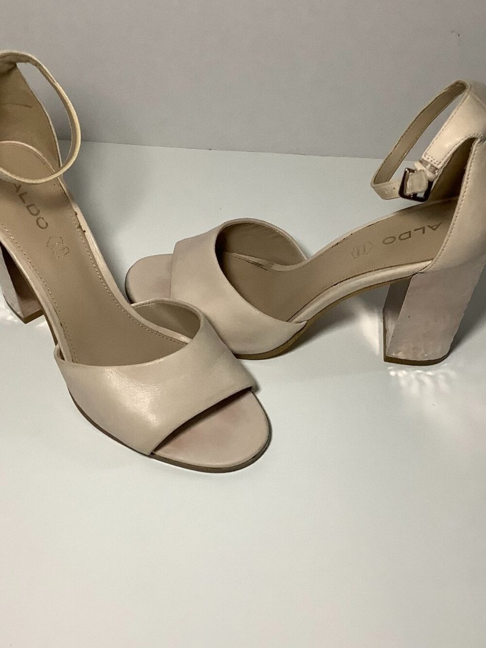 Aldo Women Pale Pink Silver Faux Leather Ankle Strap Open Toe Chunky